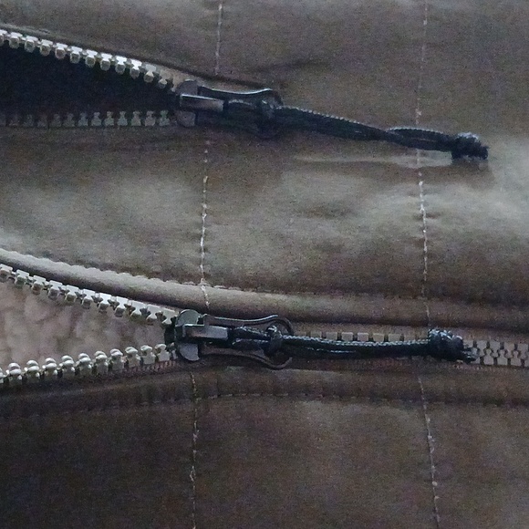 Vest - Picture 4 of 5